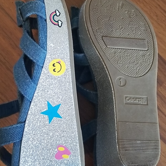 Girls sandals size 1 - Picture 4 of 4